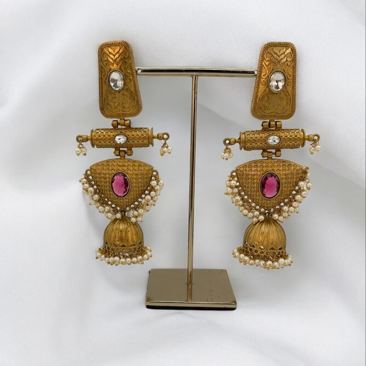 Beautifully crafted contemporary gold earrings