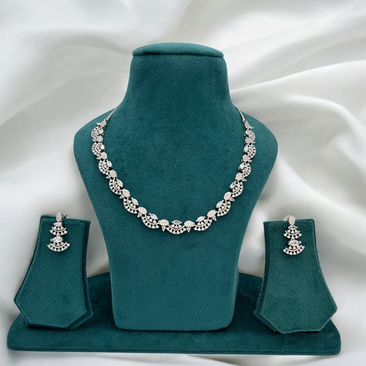 Seema necklace set