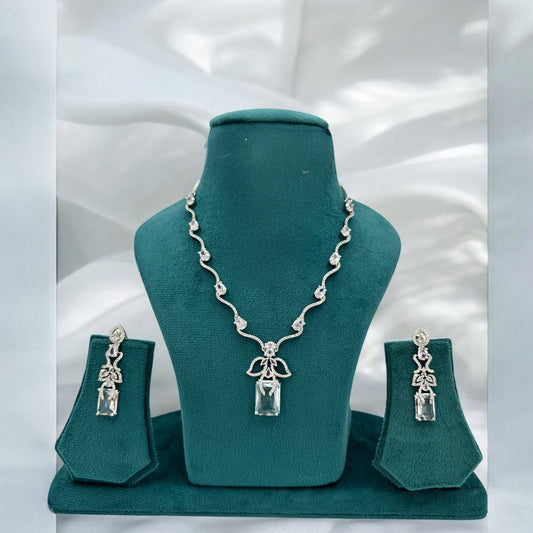 Elegant AD necklace set.