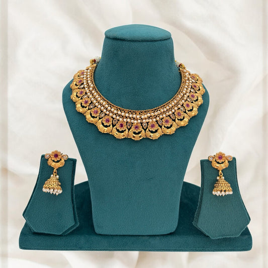 Golden necklace set