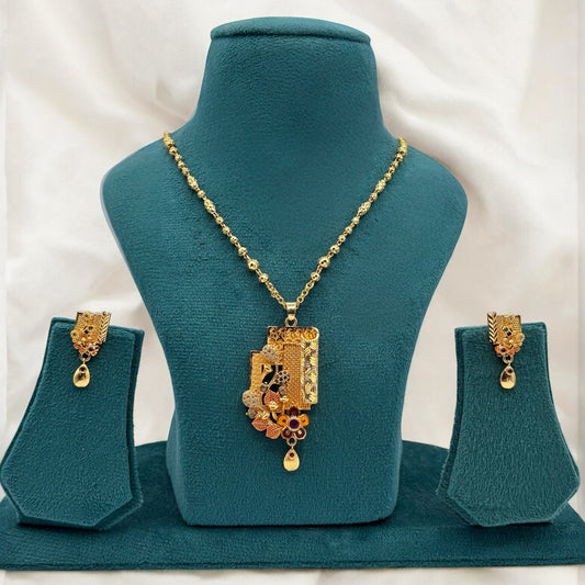 Gold plated chain pendant set