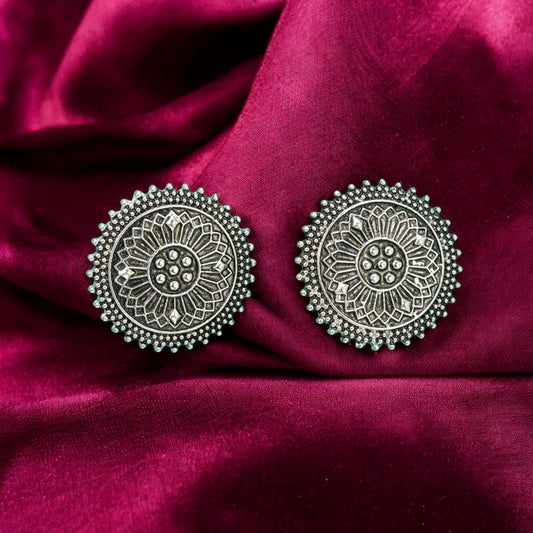 Silver oxidized studs