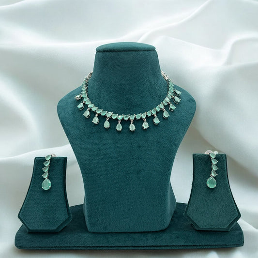 Pastel green necklace set