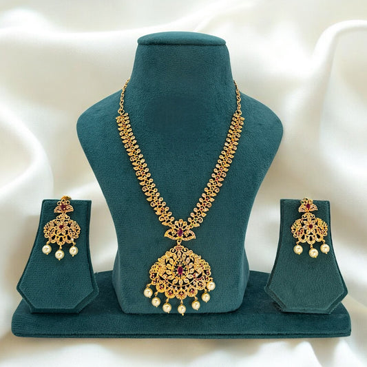 Gold plated necklace set