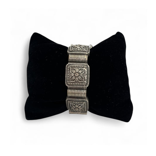 Silver oxidized openable kada