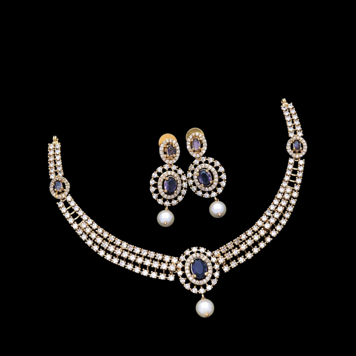 Gold plated necklace set with matt finish