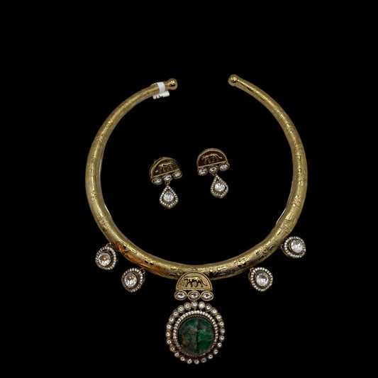 Hasli with kundan and natural stone