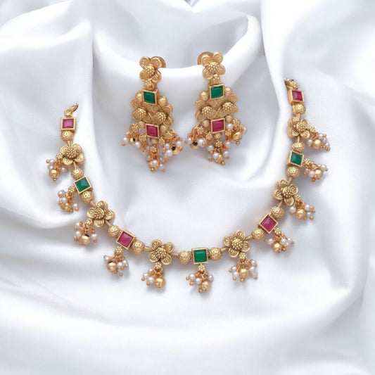 Matte gold polish necklace set with earrings
